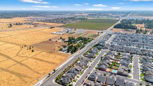 5286 N Maruyama Avenue, Fresno, CA 93723