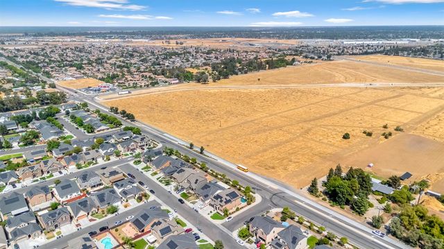 5286 N Maruyama Avenue, Fresno, CA 93723