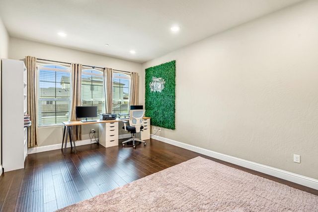 5286 N Maruyama Avenue, Fresno, CA 93723