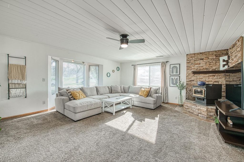 Image 14 of property listing at 16861 Morgan Canyon Road, Prather, CA 93651