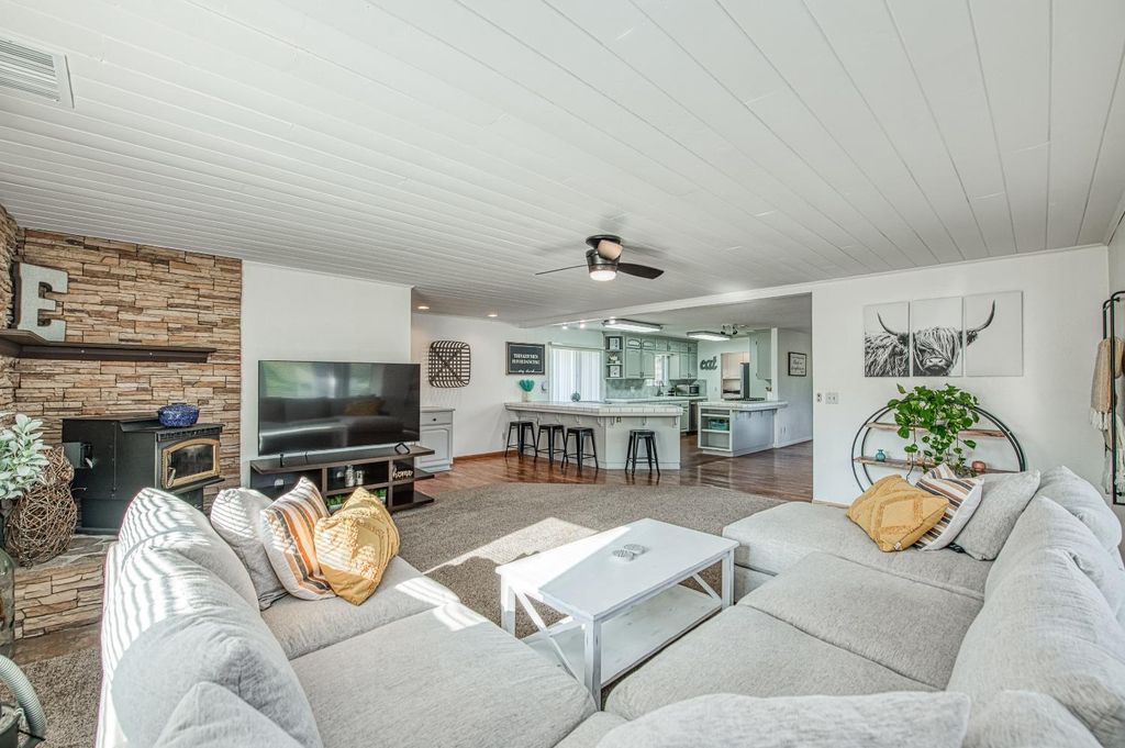 Image 18 of property listing at 16861 Morgan Canyon Road, Prather, CA 93651