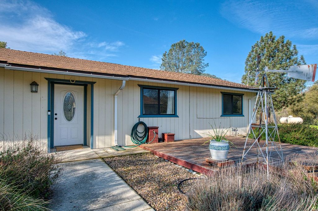 Image 44 of property listing at 16861 Morgan Canyon Road, Prather, CA 93651