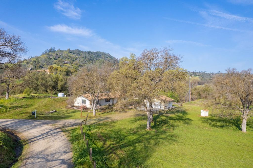 Image 50 of property listing at 16861 Morgan Canyon Road, Prather, CA 93651