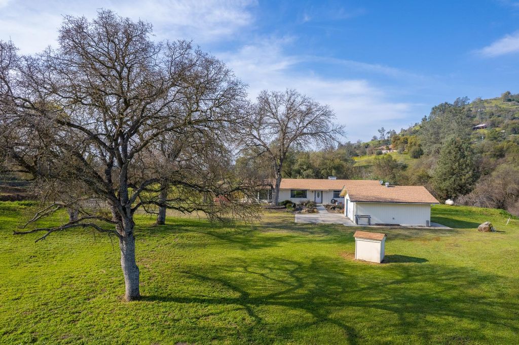 Image 52 of property listing at 16861 Morgan Canyon Road, Prather, CA 93651