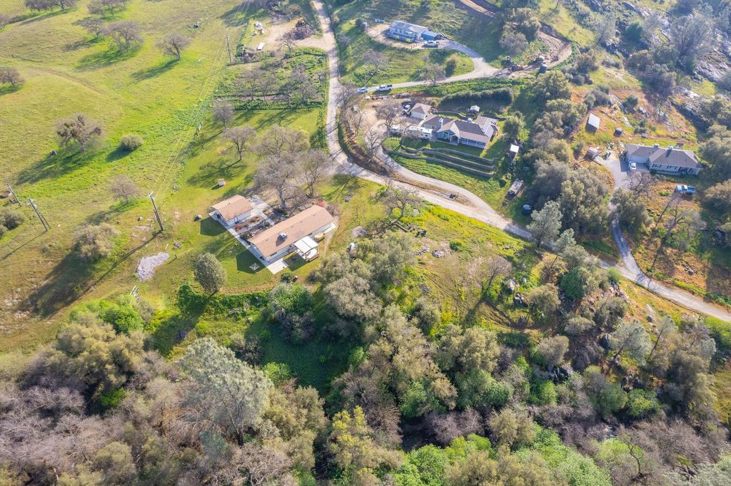 Image 63 of property listing at 16861 Morgan Canyon Road, Prather, CA 93651