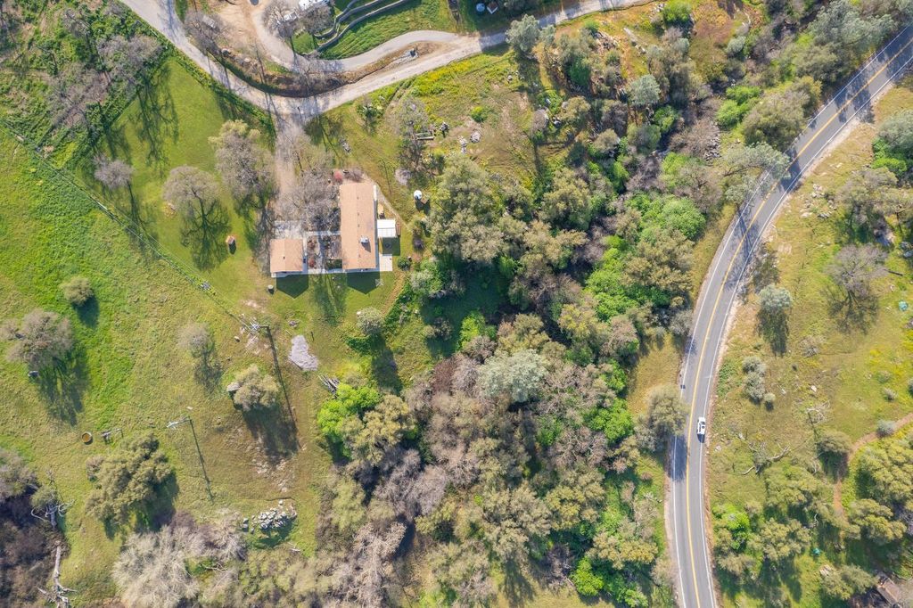 Image 65 of property listing at 16861 Morgan Canyon Road, Prather, CA 93651