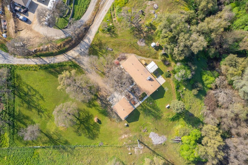 Image 66 of property listing at 16861 Morgan Canyon Road, Prather, CA 93651