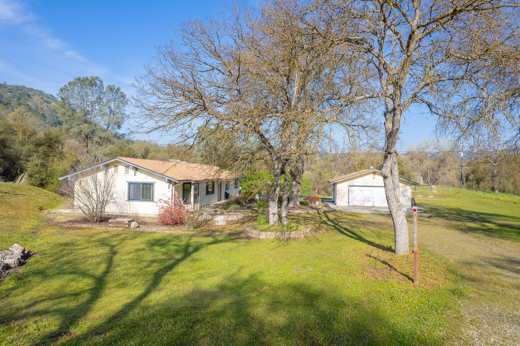 Image 69 of property listing at 16861 Morgan Canyon Road, Prather, CA 93651
