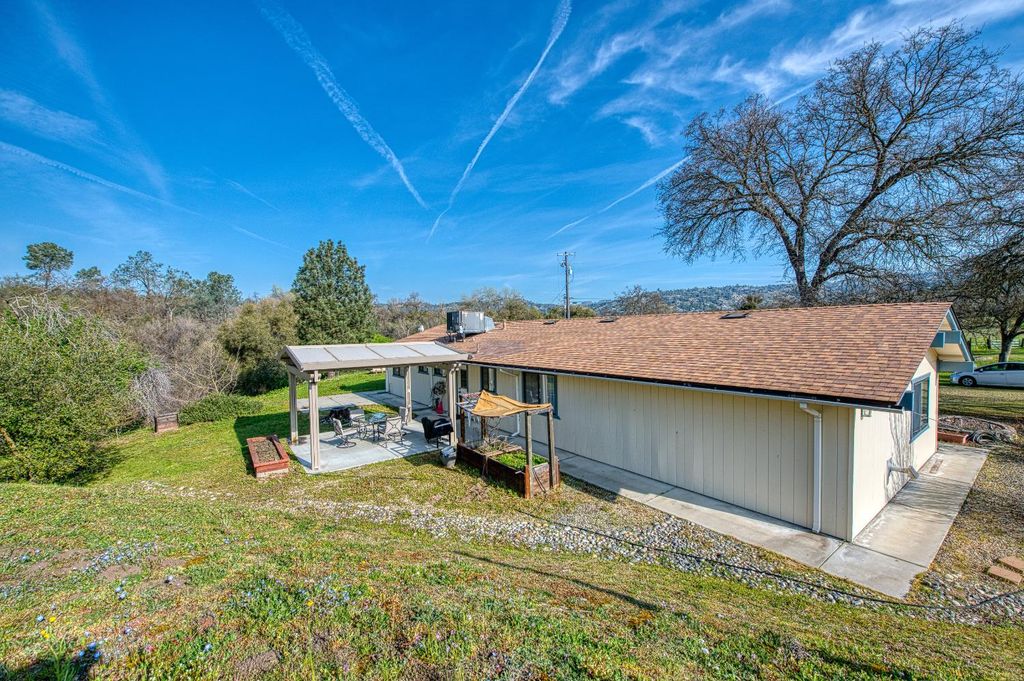 Image 75 of property listing at 16861 Morgan Canyon Road, Prather, CA 93651