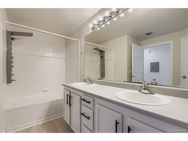 7440 S Blackhawk St 15-103, Englewood, CO 80112