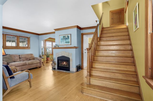 1053 Smith Avenue S, West Saint Paul, MN 55118