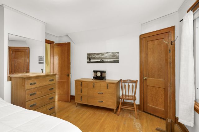 1053 Smith Avenue S, West Saint Paul, MN 55118