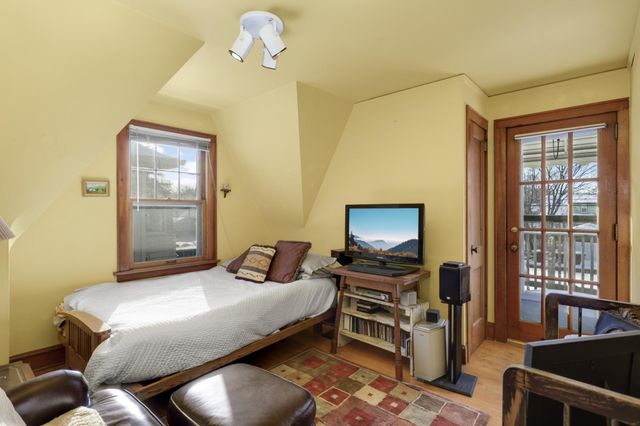 1053 Smith Avenue S, West Saint Paul, MN 55118