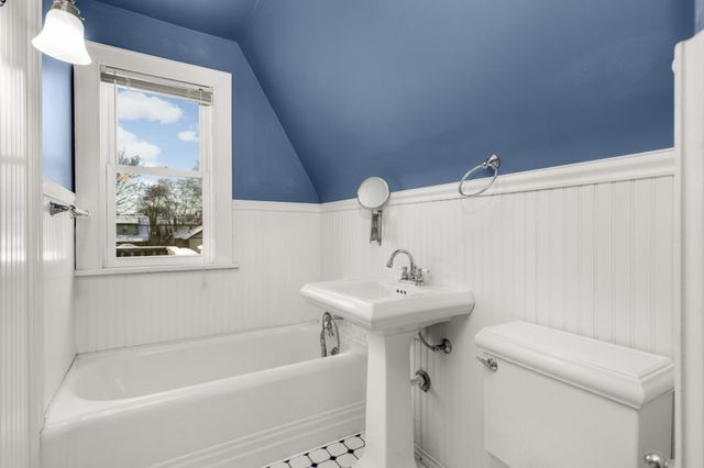 1053 Smith Avenue S, West Saint Paul, MN 55118