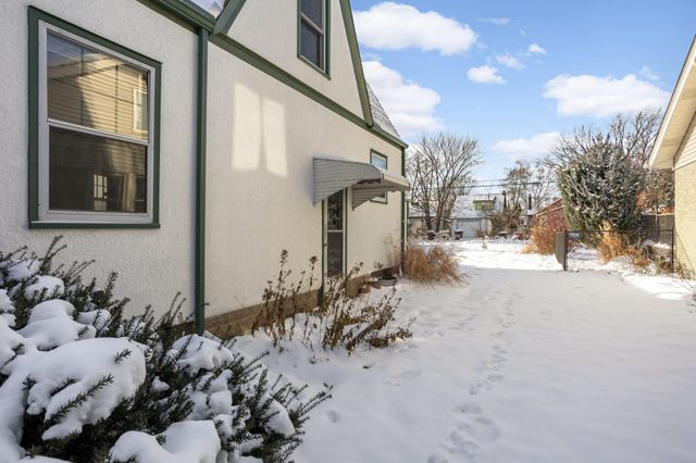 1053 Smith Avenue S, West Saint Paul, MN 55118