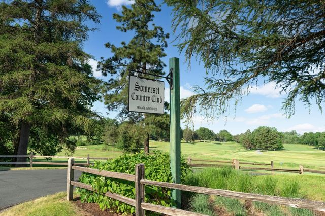 1053 Smith Avenue S, West Saint Paul, MN 55118