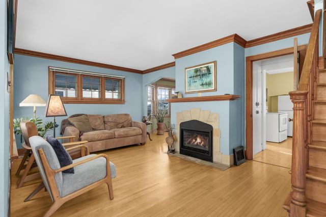 1053 Smith Avenue S, West Saint Paul, MN 55118