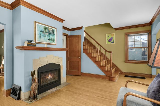 1053 Smith Avenue S, West Saint Paul, MN 55118