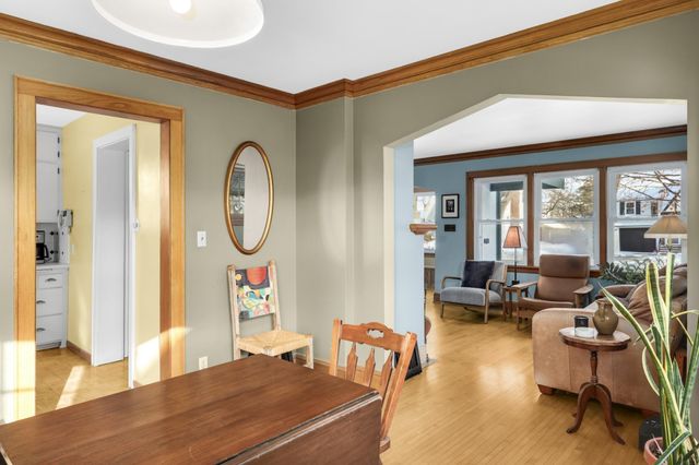 1053 Smith Avenue S, West Saint Paul, MN 55118