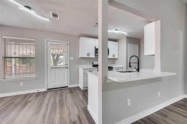 2238 Arroyo Avenue, Dallas, TX 75219