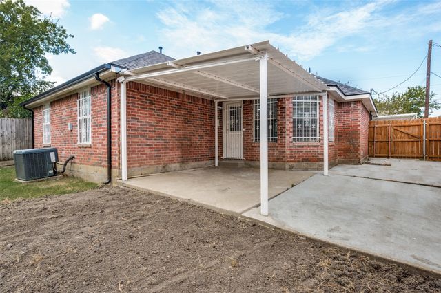 2238 Arroyo Avenue, Dallas, TX 75219