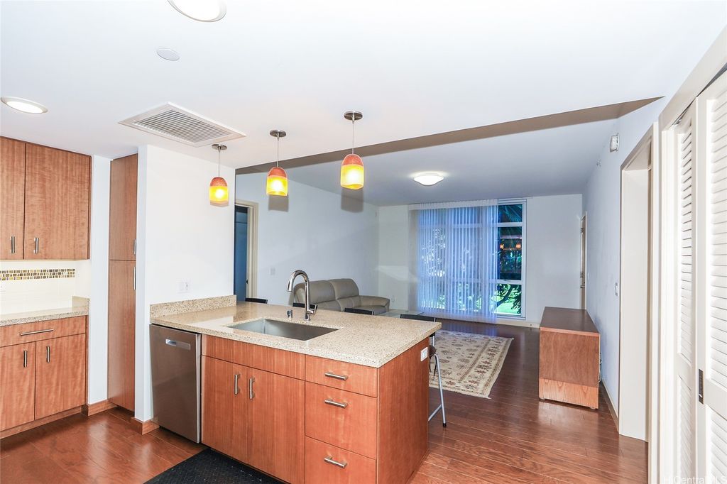 555 South Street 208, Honolulu, HI 96813