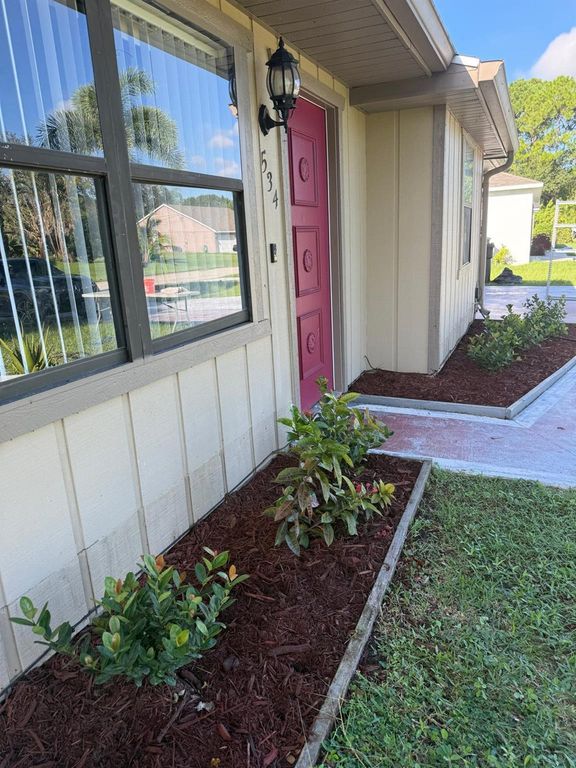 534 NW Billiar Avenue, Port St Lucie, FL 34953
