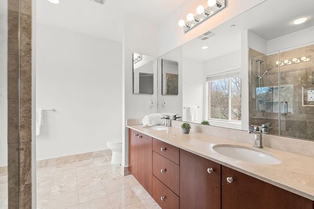 310 Hammond Pond Pkwy 301, Brookline, MA 02467