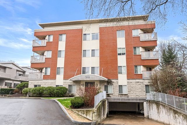 310 Hammond Pond Pkwy 301, Brookline, MA 02467