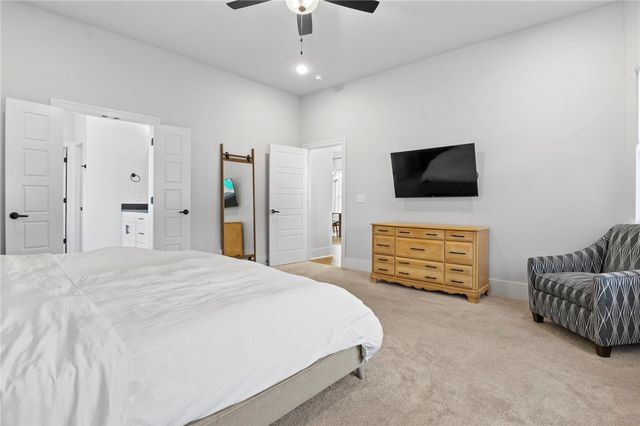 2963 N Whistle Post Drive, Fayetteville, AR 72704