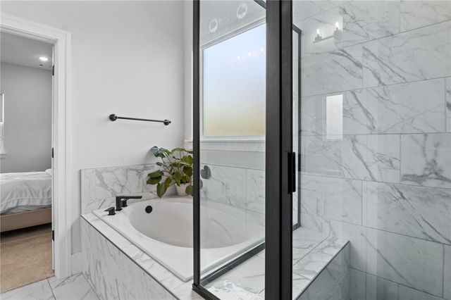 2963 N Whistle Post Drive, Fayetteville, AR 72704