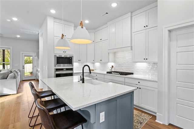 2963 N Whistle Post Drive, Fayetteville, AR 72704