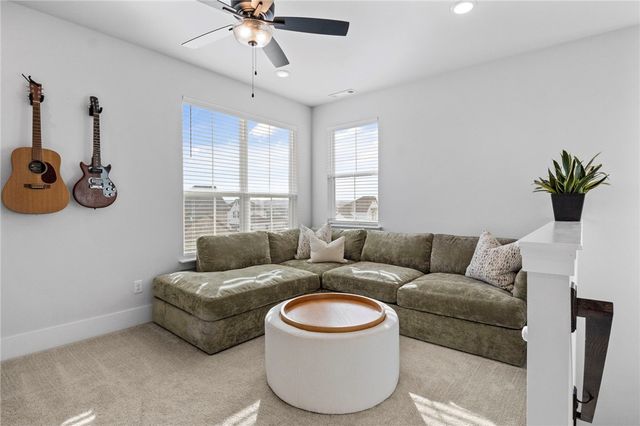 2963 N Whistle Post Drive, Fayetteville, AR 72704