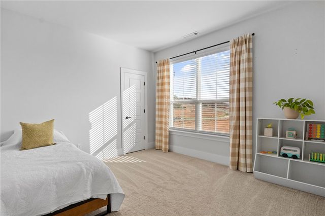 2963 N Whistle Post Drive, Fayetteville, AR 72704