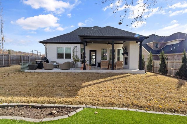 2963 N Whistle Post Drive, Fayetteville, AR 72704