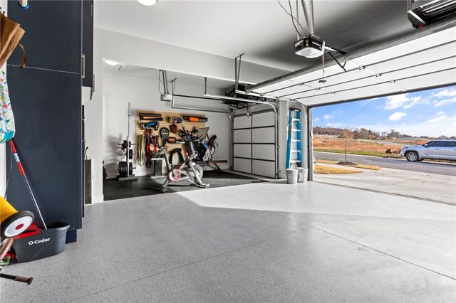 2963 N Whistle Post Drive, Fayetteville, AR 72704