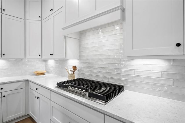 2963 N Whistle Post Drive, Fayetteville, AR 72704