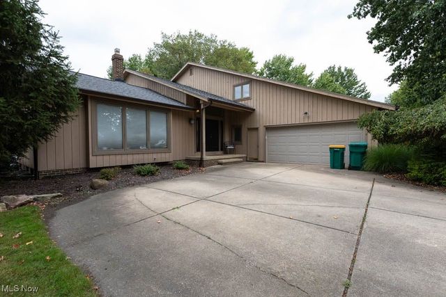 2051 Kingsborough Drive, Painesville, OH 44077