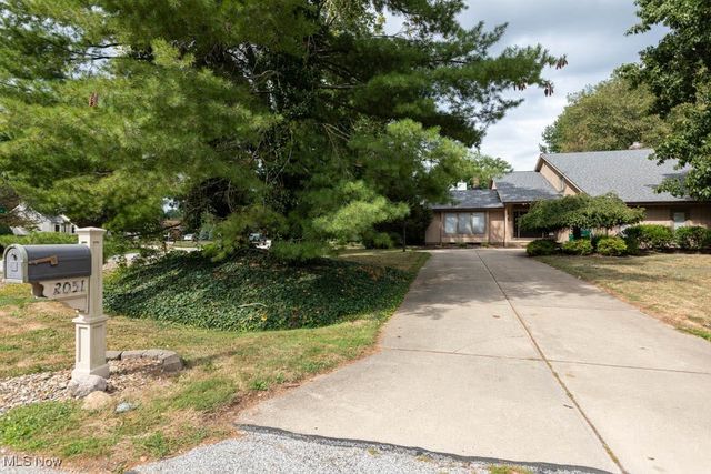 2051 Kingsborough Drive, Painesville, OH 44077