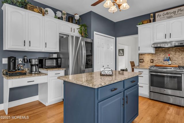 19 Maryann Place, Toms River, NJ 08753