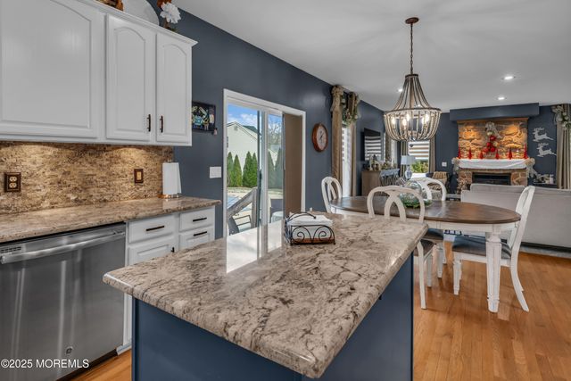 19 Maryann Place, Toms River, NJ 08753