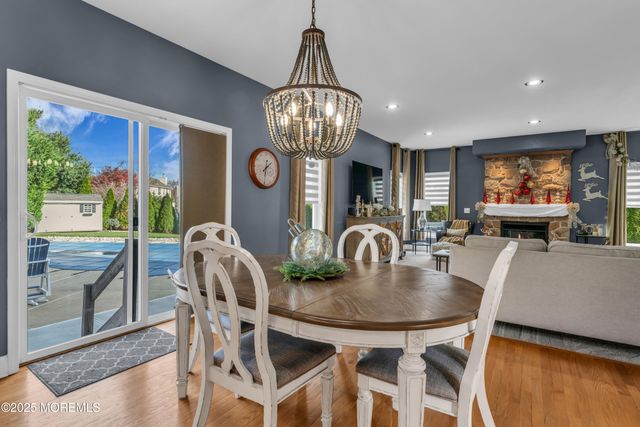 19 Maryann Place, Toms River, NJ 08753