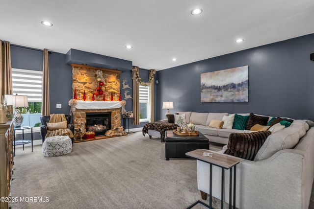 19 Maryann Place, Toms River, NJ 08753