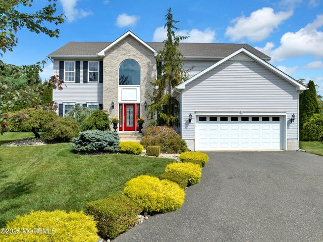 19 Maryann Place, Toms River, NJ 08753