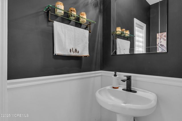 19 Maryann Place, Toms River, NJ 08753