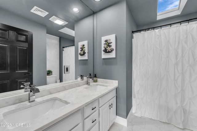 19 Maryann Place, Toms River, NJ 08753