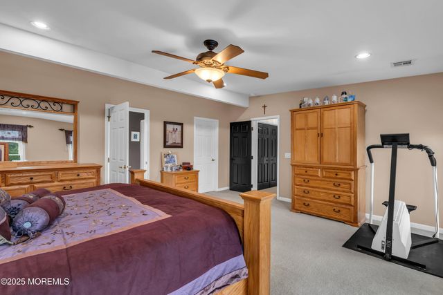 19 Maryann Place, Toms River, NJ 08753