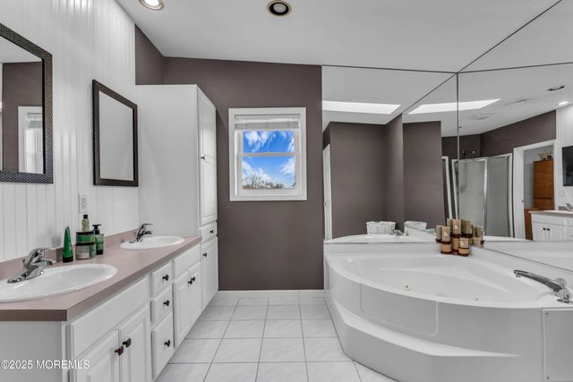 19 Maryann Place, Toms River, NJ 08753