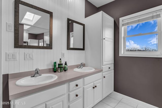 19 Maryann Place, Toms River, NJ 08753