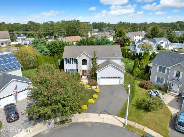 19 Maryann Place, Toms River, NJ 08753